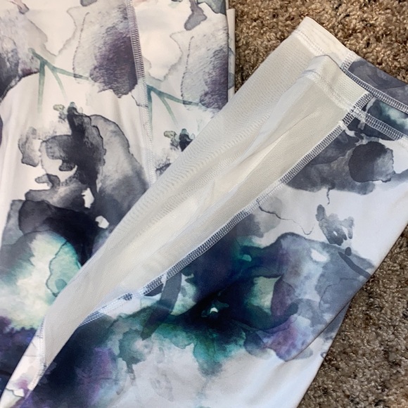 Athleta Workout Leggings - Picture 2 of 4